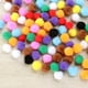 thumbnail image 4 of EeaseMX 200 piezas Paquete mezclado de 10 colores DIY Material hecho a mano Pelota de felpa Kindergarten Pelota colorida de felpa (10 mm, color mezclado), 4 of 7
