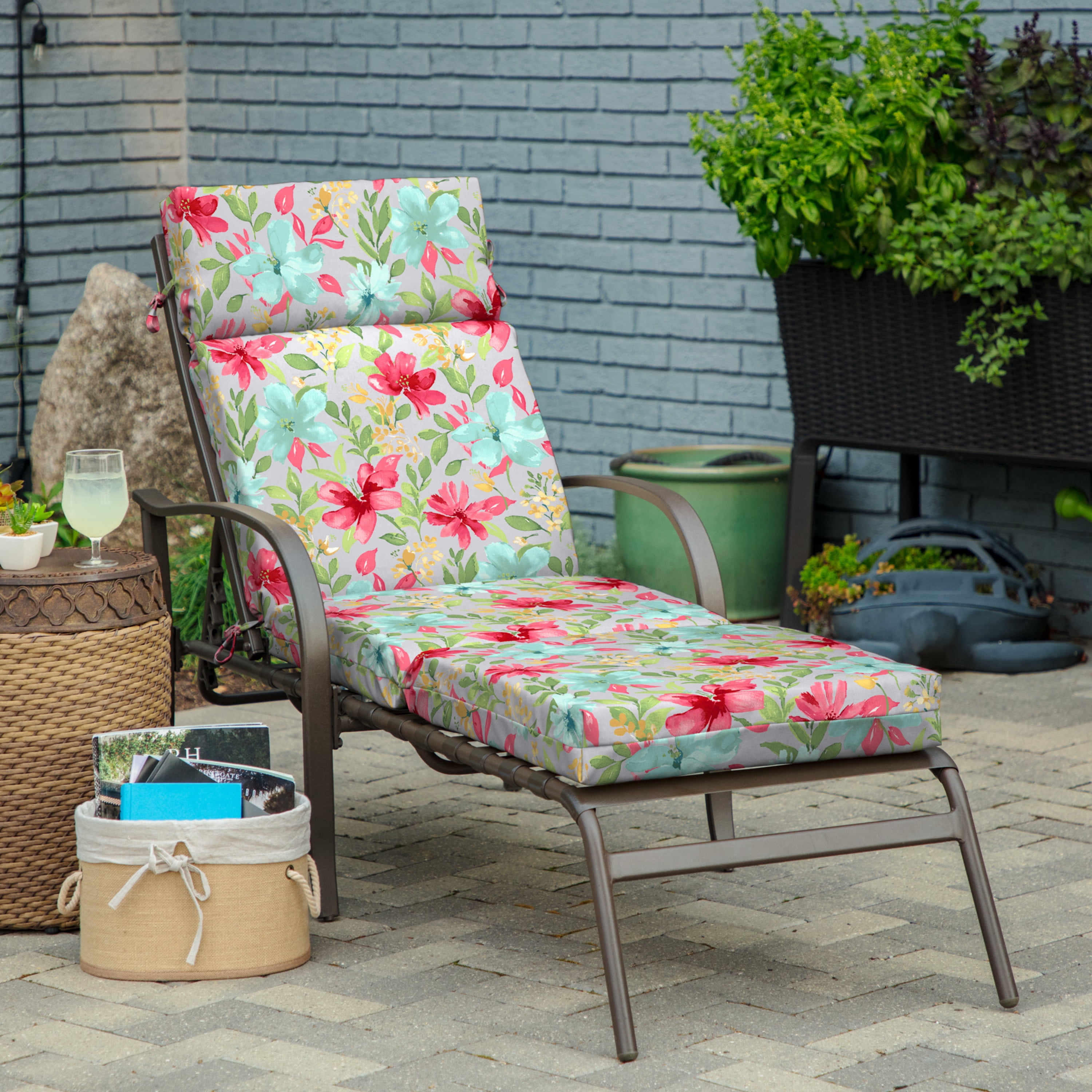 Floral chaise outlet lounge cushions