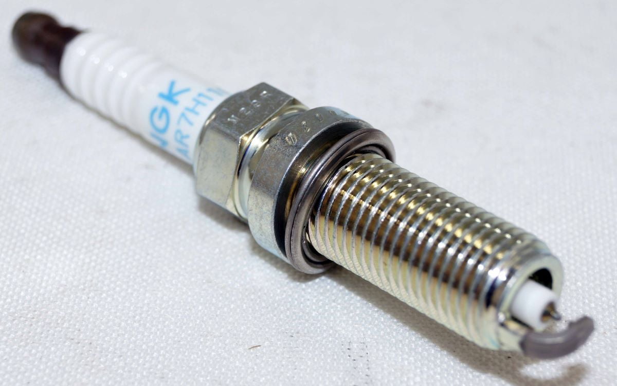 NGK LASER IRIDIUM Iridium Spark Plugs DILKAR7H11GS 96964 Set of 4