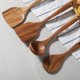 thumbnail image 5 of Xiao Hua Juego de utensilios de cocina de madera, 6 piezas, resistentes al calor y antiadherentes, apto para uso alimentario, apto para cocinas domésticas y restaurantes., 5 of 5