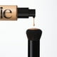 thumbnail image 4 of Brocha de maquillaje Saie The Base Brush, sintética ultrasuave, 4 of 5