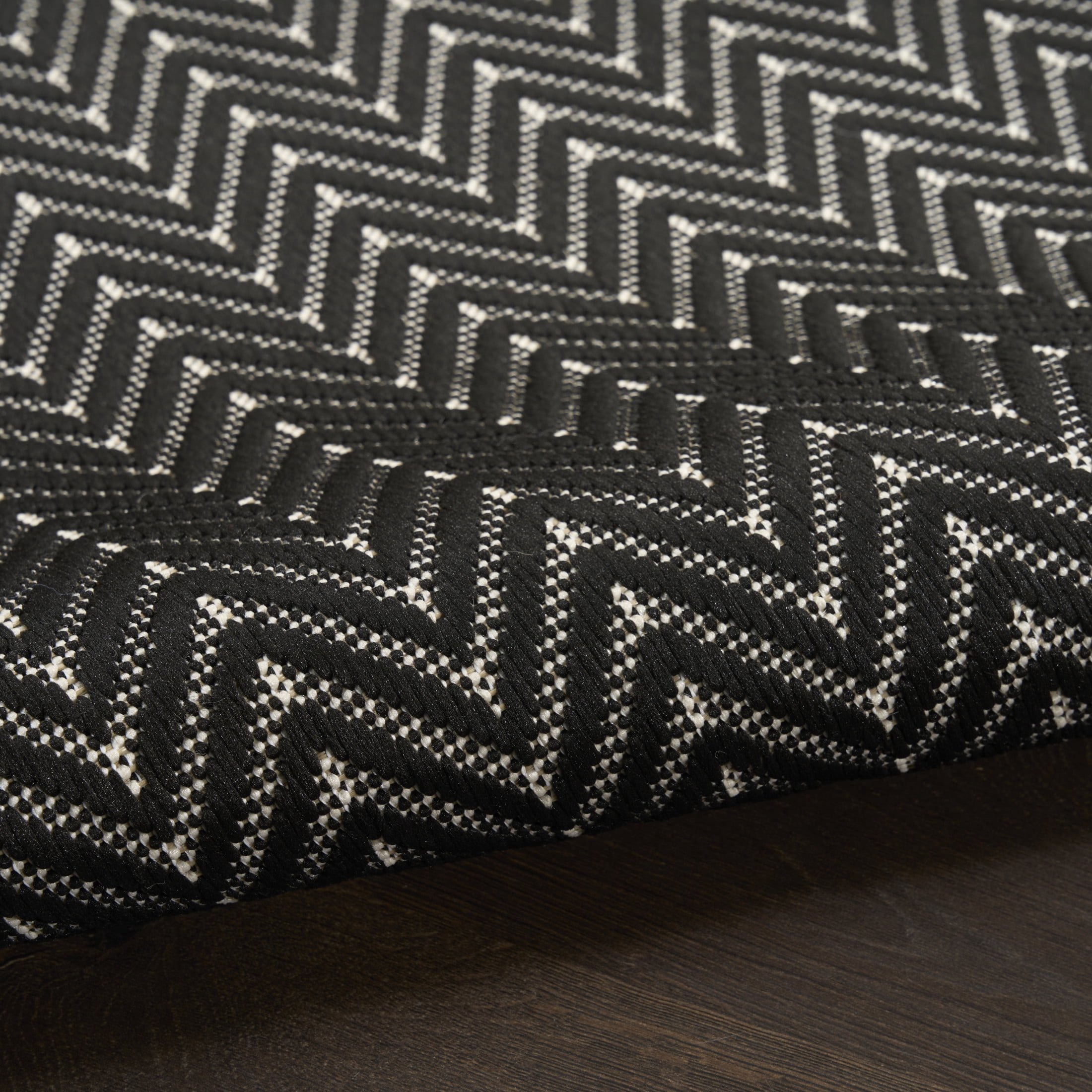 Nourison Horizon Indoor/Outdoor 5' x Round Black Modern Rug