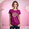 thumbnail image 3 of Playera Blusa De Mamá Estilo Arcoiris – Amor, Arcoíris y Corazones en Cada Suspiro Color Rosa Dorado Talla Grande Marca Emil SaEs, 3 of 4