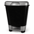 thumbnail image 1 of Papelera con Pedal Negro 20 Litros de Plástico Ideal para el Hogar, Cosina., 1 of 6