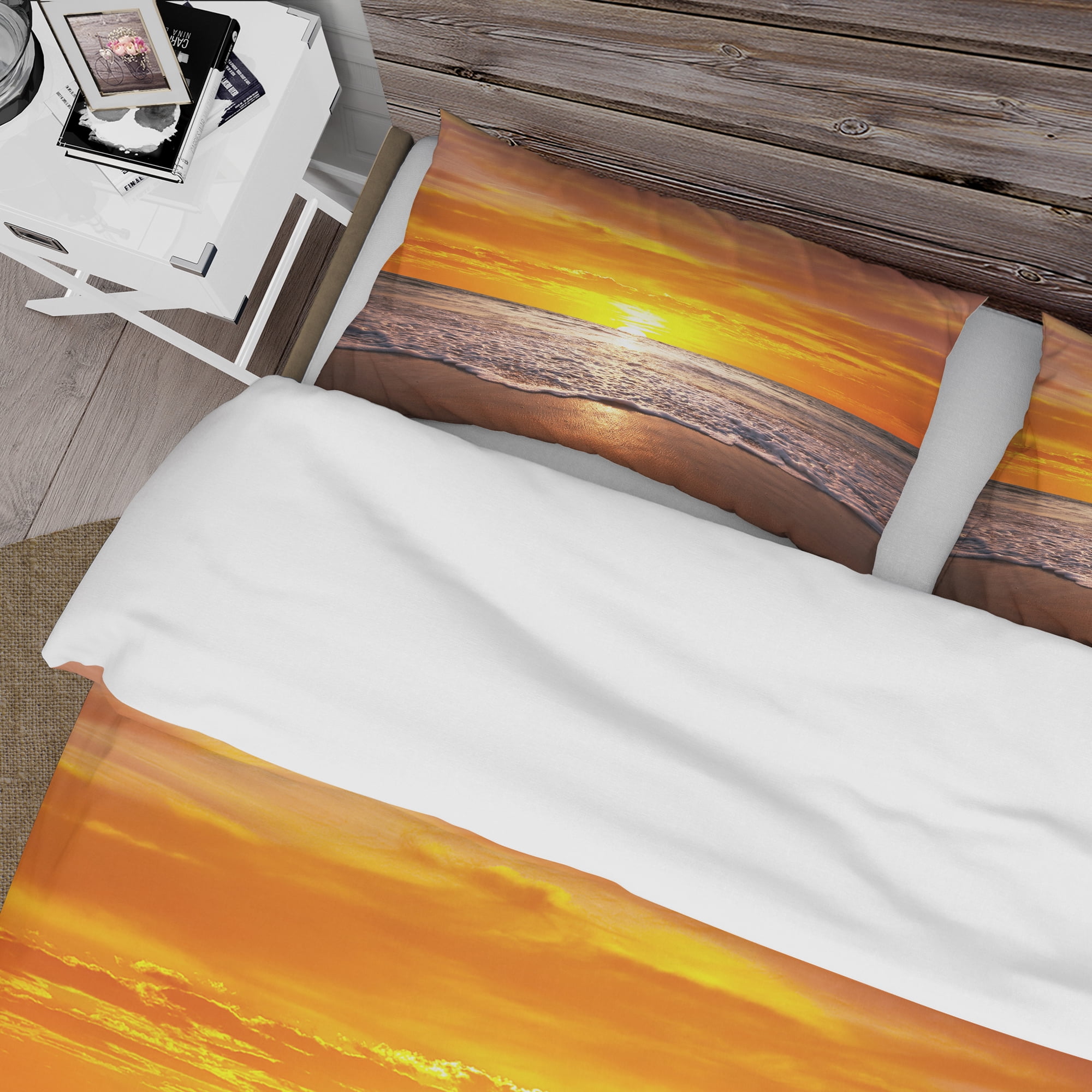 Designart 'Majestic Sunset with Foaming Waves' Seashore Duvet Cover Set