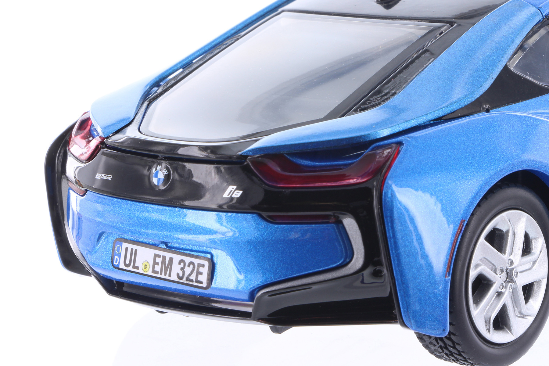 2018 BMW i8 Coupe, Blue w/Black Accents - Showcasts 71359D - 1/24 Scale Diecast Model Car