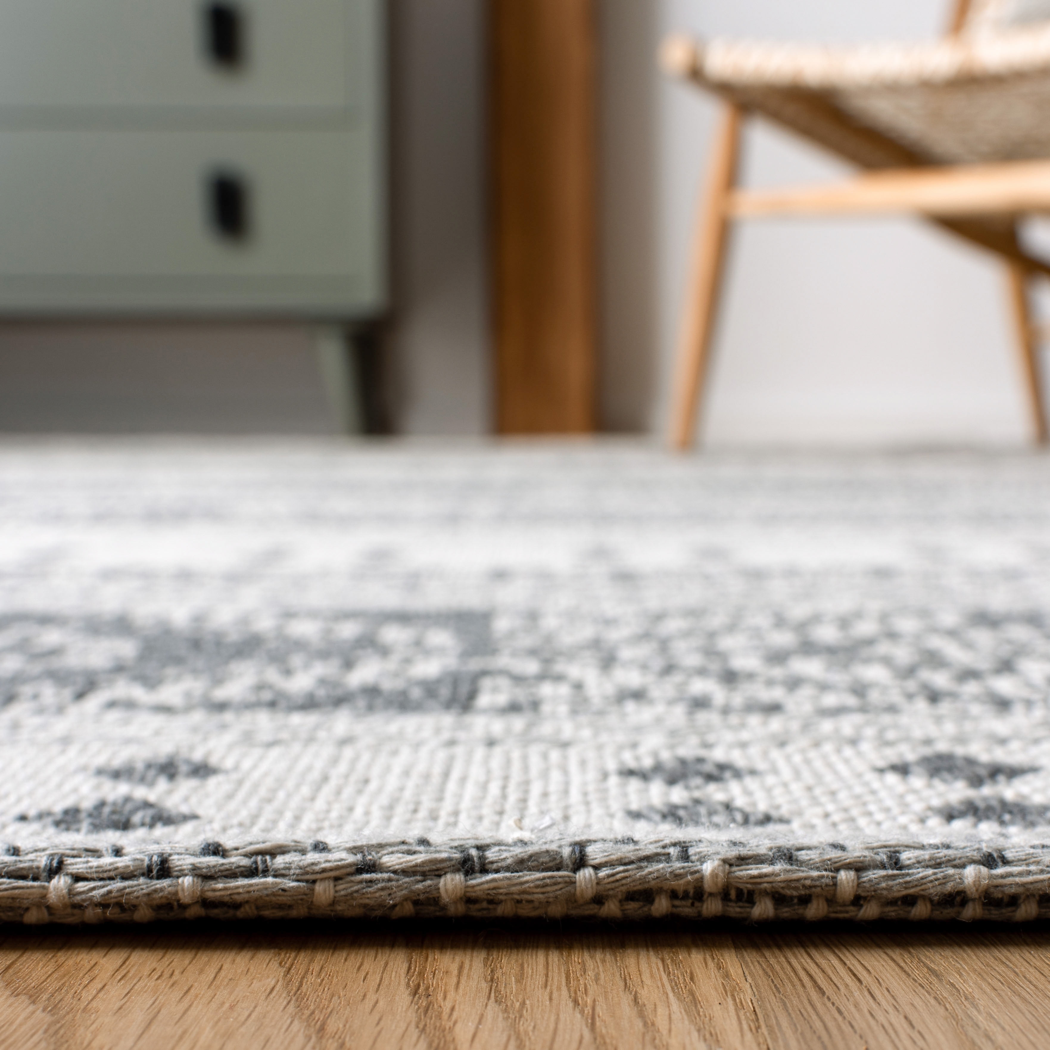 SAFAVIEH Augustine Willoughby Southwestern Runner Rug, Anthracite/Cream, 2' x 8'