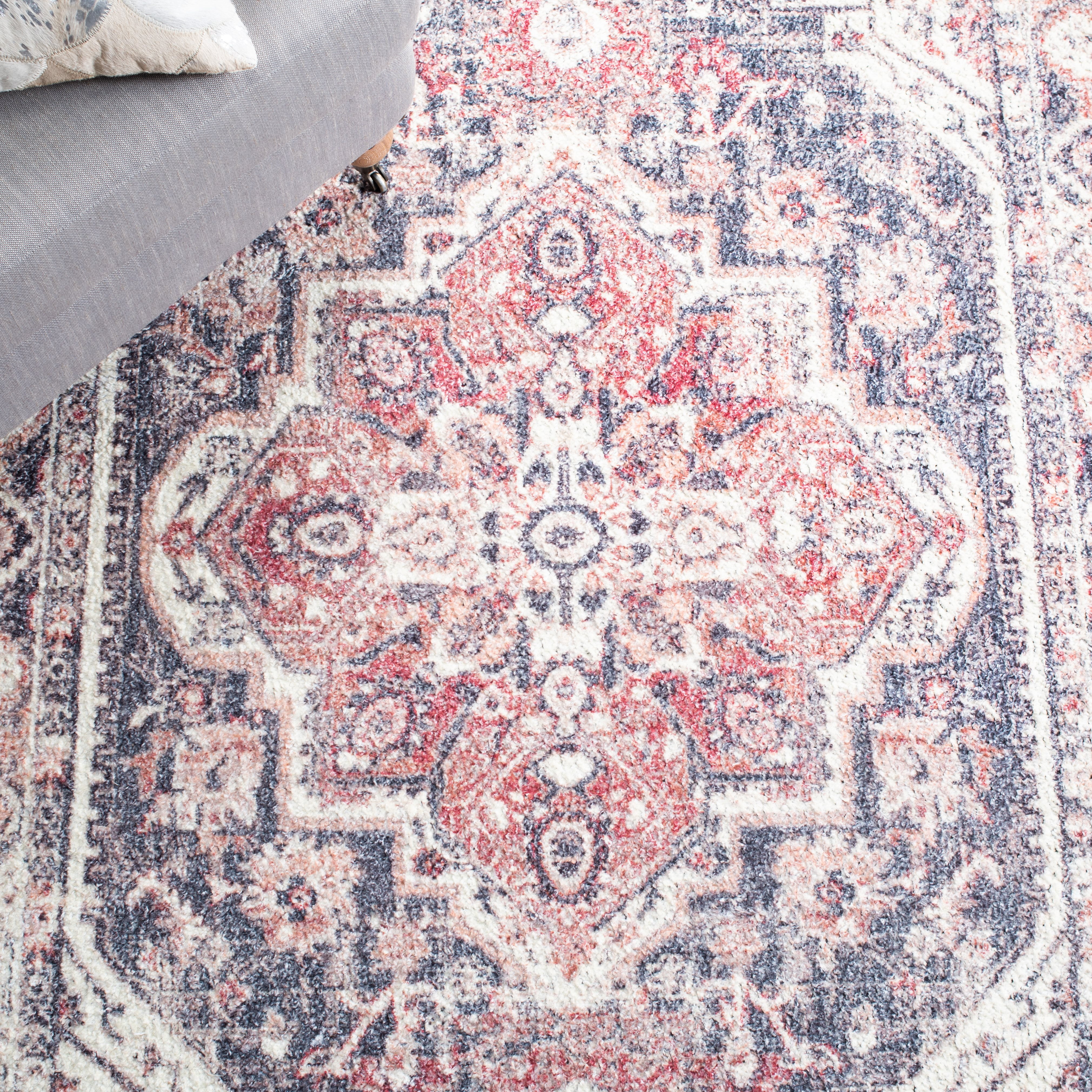 SAFAVIEH Classic Vintage Blake Medallion Area Rug, Red/Blue, 9' x 12'