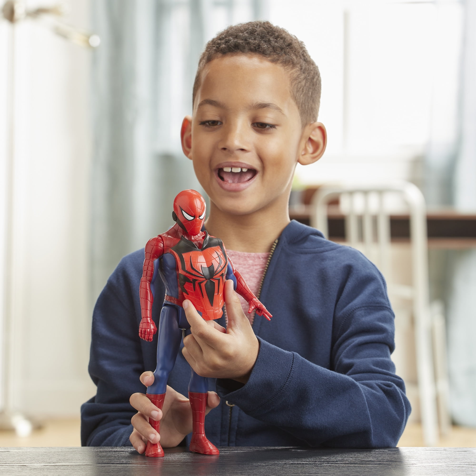 Hasbro Titan Hero Serie Scarlet Spider Actionfigur - 30 Cm Große Marvel Superhelden Figur