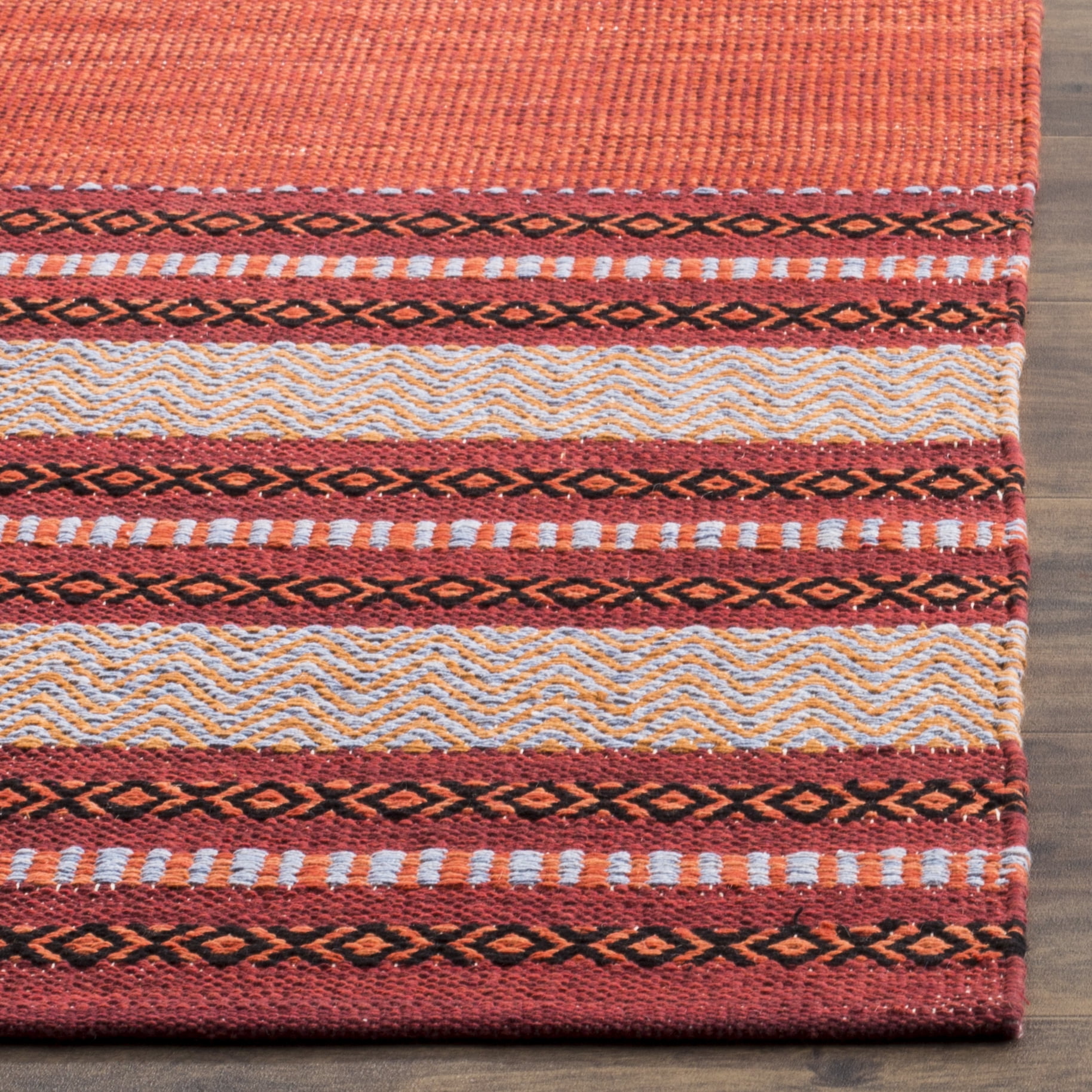 SAFAVIEH Montauk Jobeth Striped Soft Braided Cotton Runner Rug, Red/Ivory, 2'6" x 6'