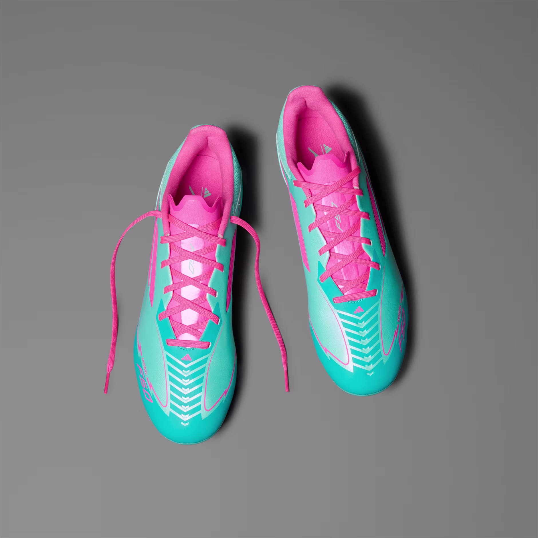 thumbnail image 3 of TAQUETES DE FÚTBOL ADIDAS F50 LEAGUE MESSI, 3 of 5