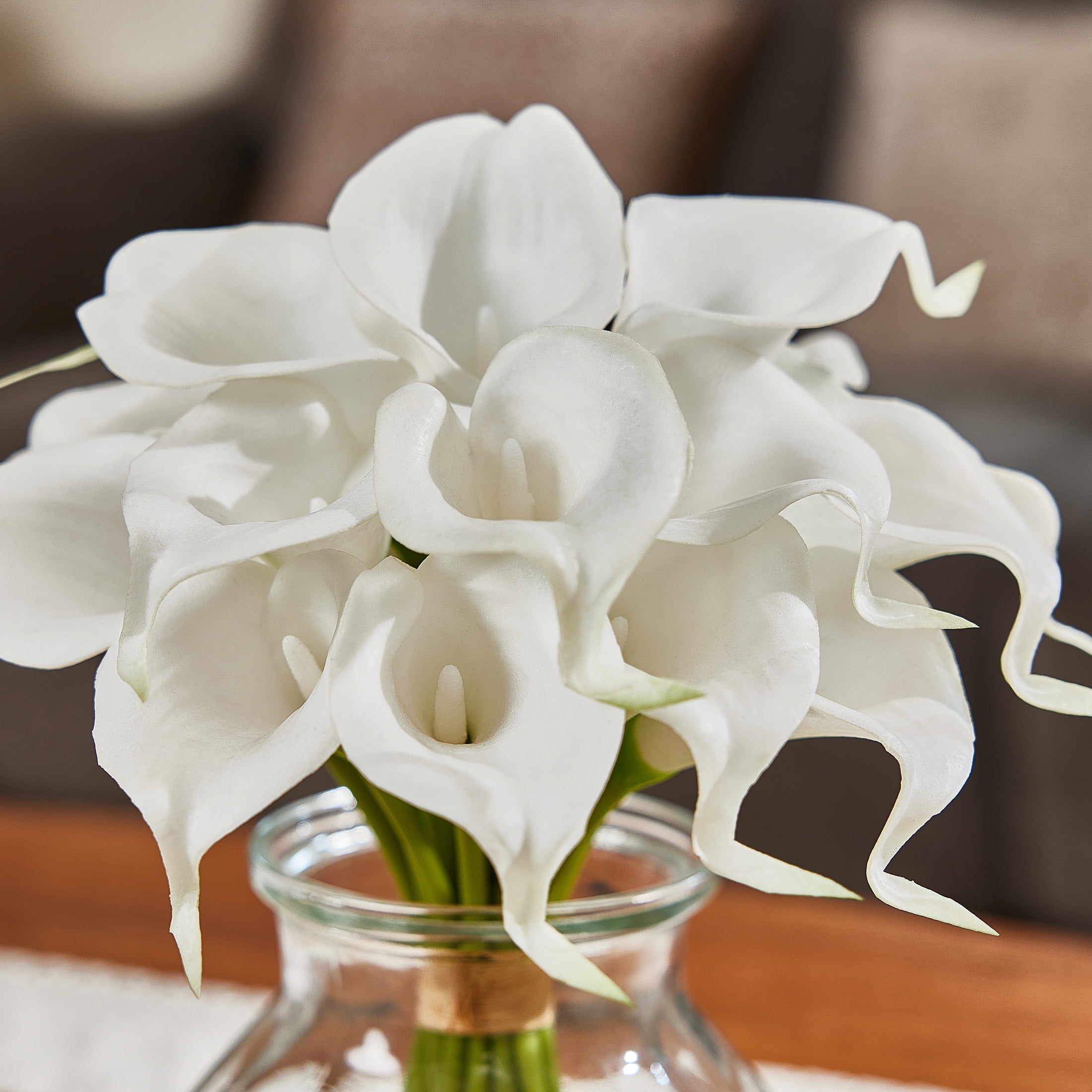 DR.Planzen 10.4in Artificial Calla Lily Flowers with Vase - 19-Bloom White Fake Flowers with Faux Water, Real Touch PU Floral Arrangement for Home Decor Wedding Office Table Centerpiece