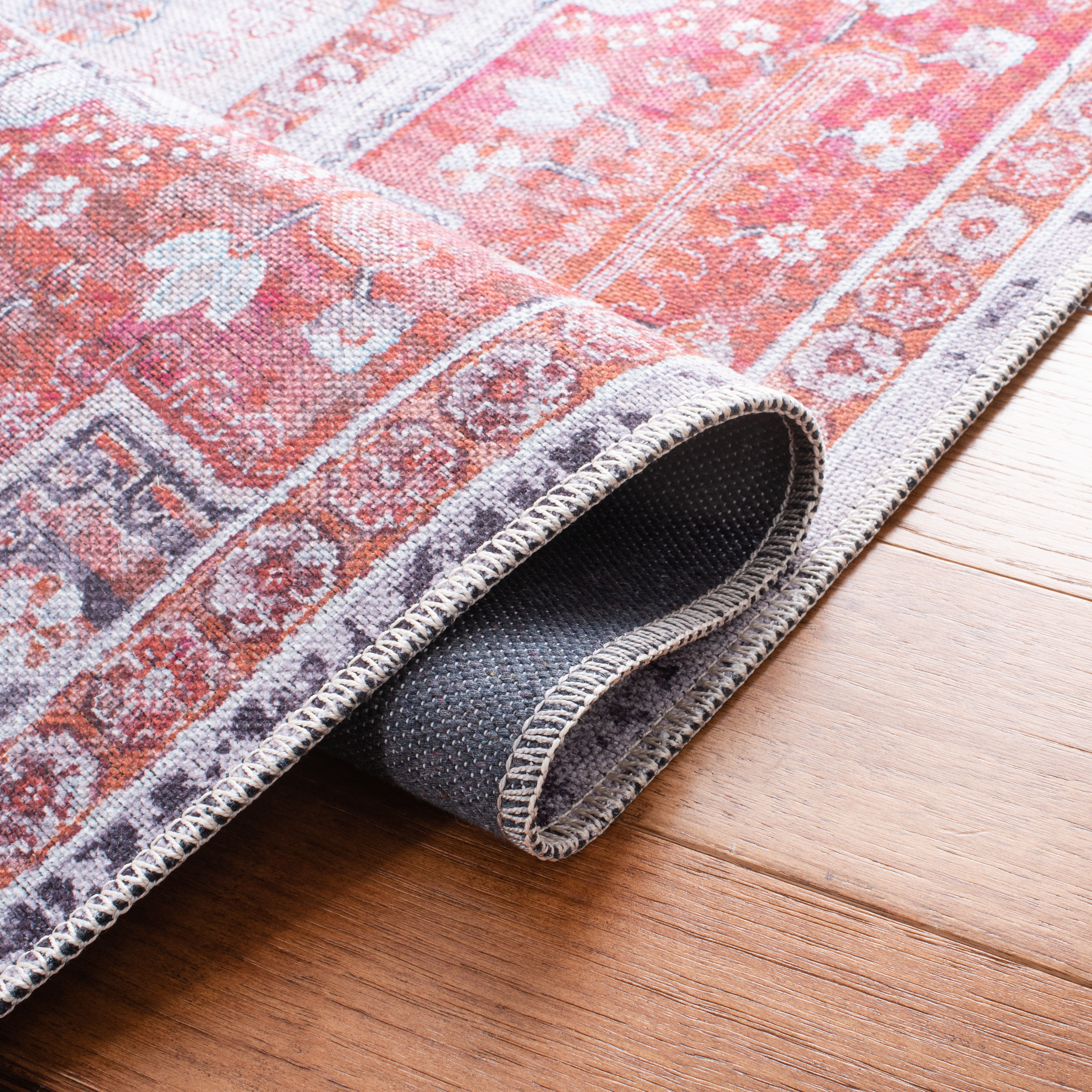 SAFAVIEH Serapi Collection SEP563P Rust / Ivory Rug
