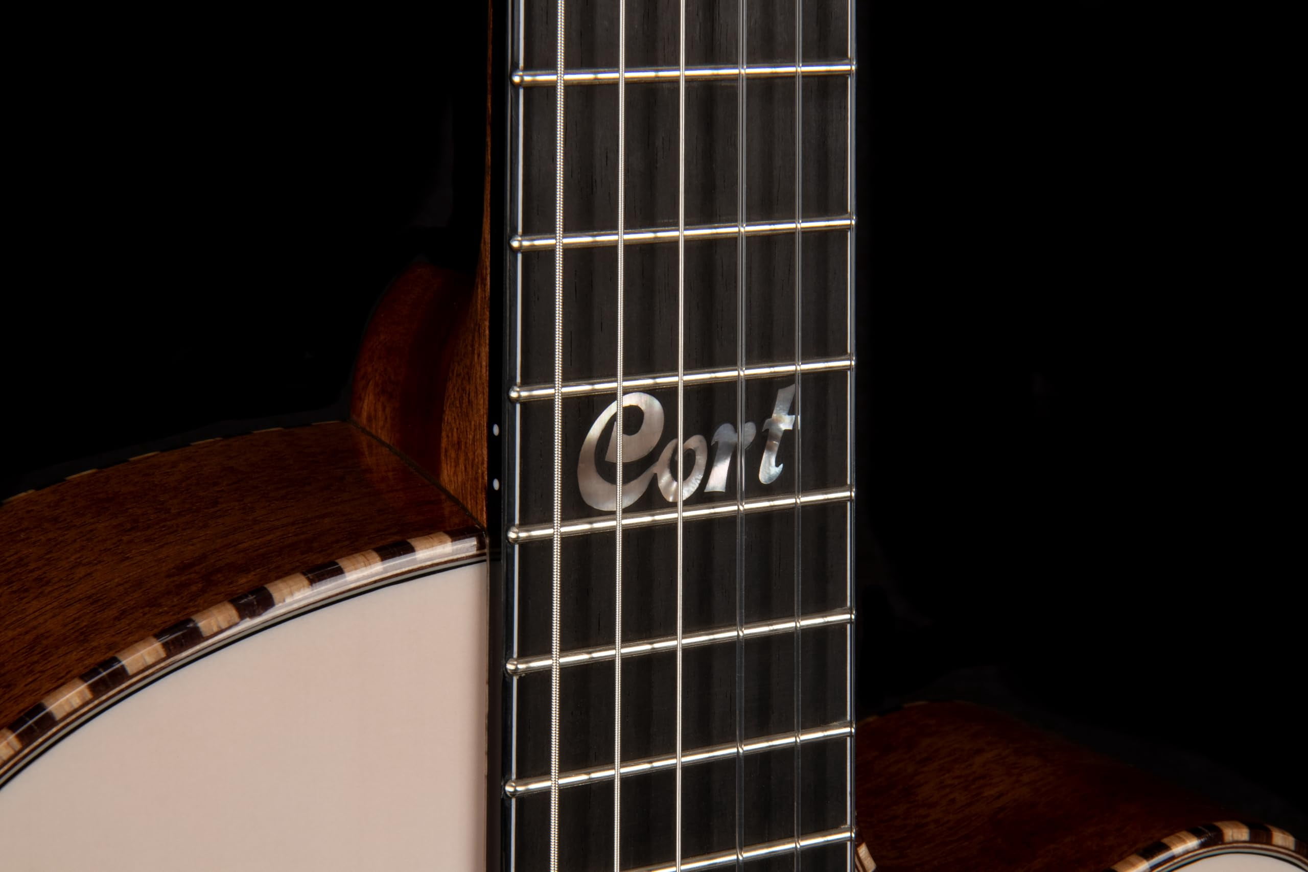 Cort Guitars  Sol Encanto Premium Classical Guitar with Case, Natural