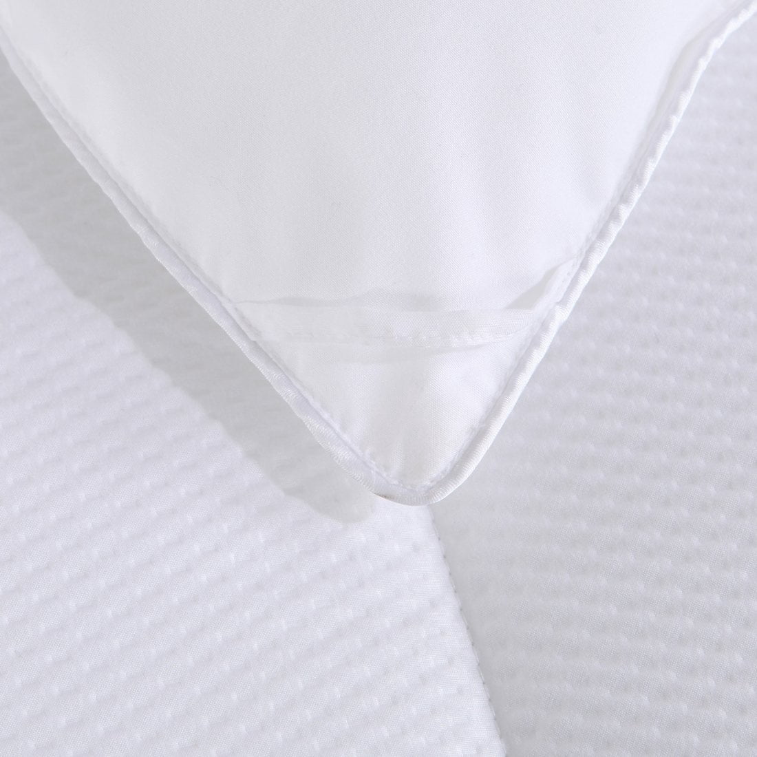 Puredown All Season White Down Alternative Comforter Duvet Insert, Peach Skin Fabric
