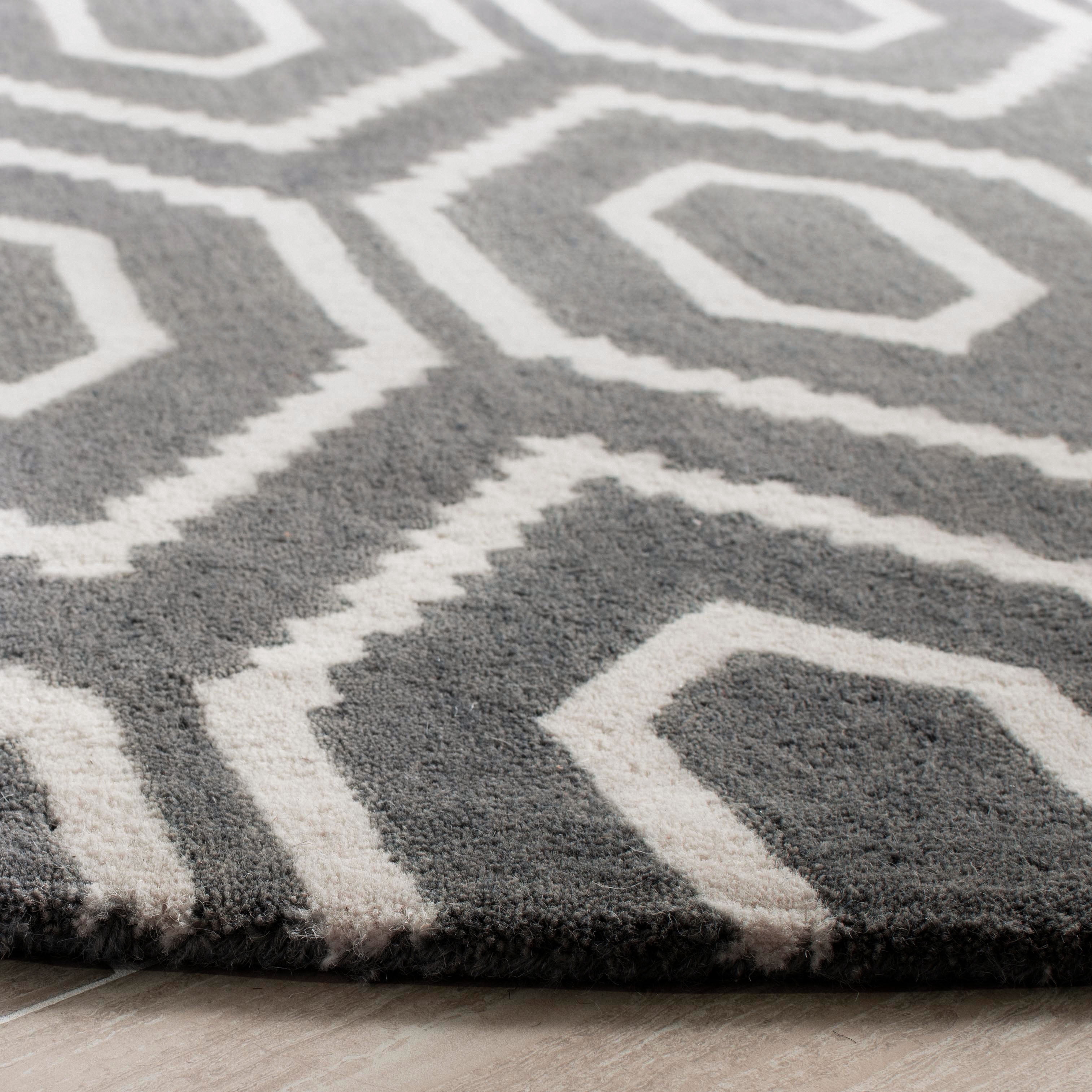 SAFAVIEH Himalaya Diarmait Geometric Wool Runner Rug, Dark Grey/Ivory, 2'3" x 6'