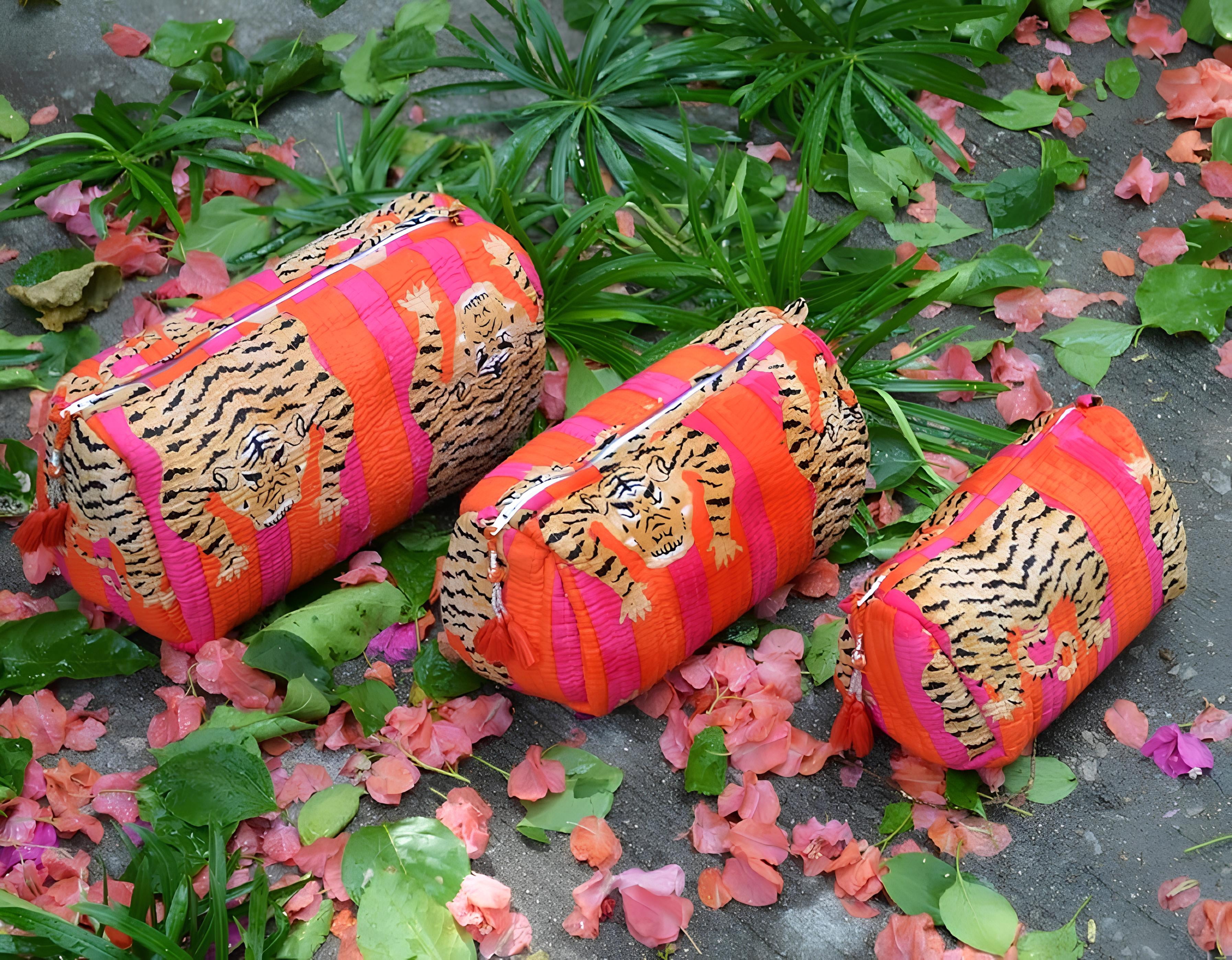 INDACORIFY Cotton Quilted Toiletry Bag Set of 3 Pieces Tiger Print Cosmetic Makeup Bags Pouches Travel Vintage Storages Shaving Kit
