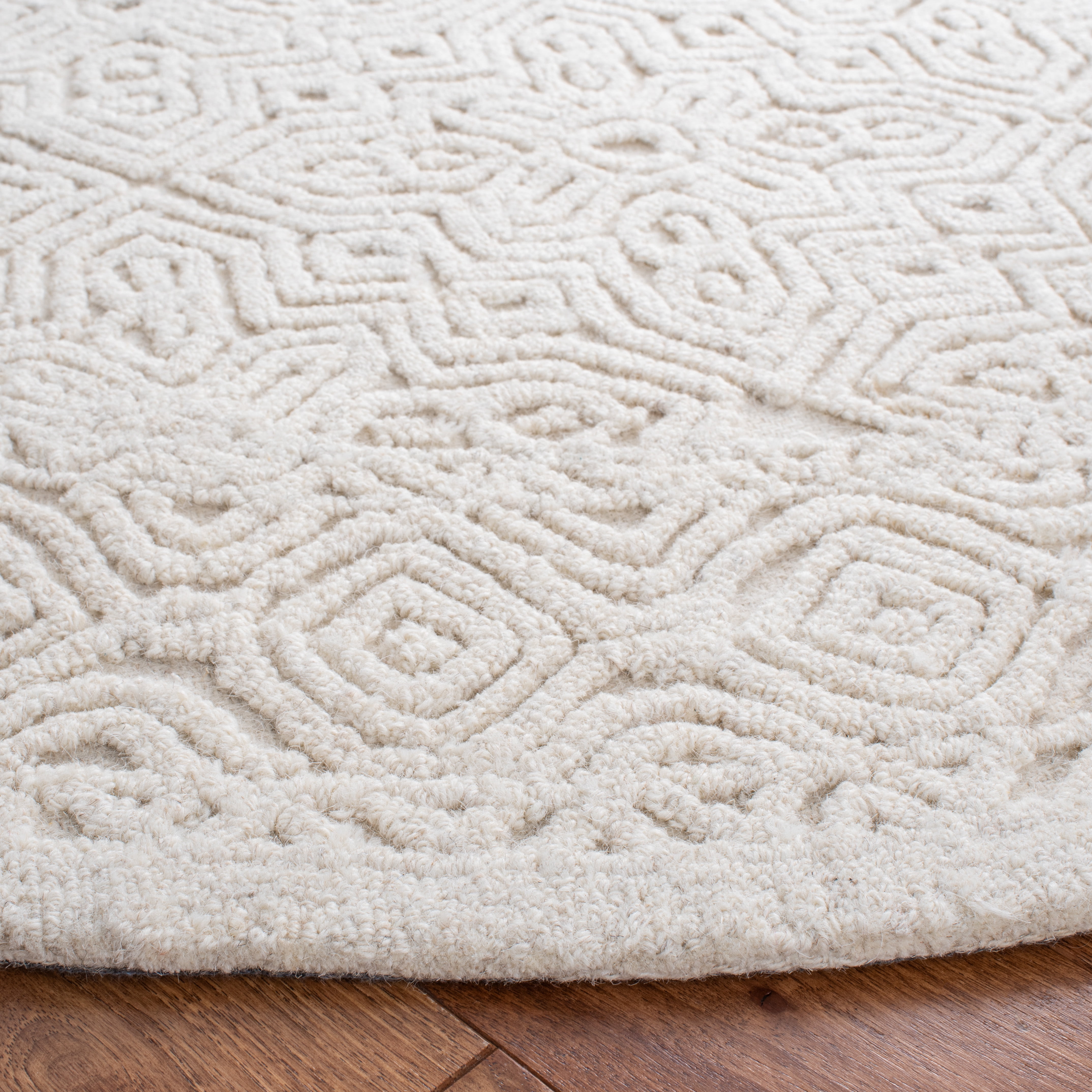 SAFAVIEH Textural Dinah Geometric Area Rug, Ivory, 6' x 6' Round