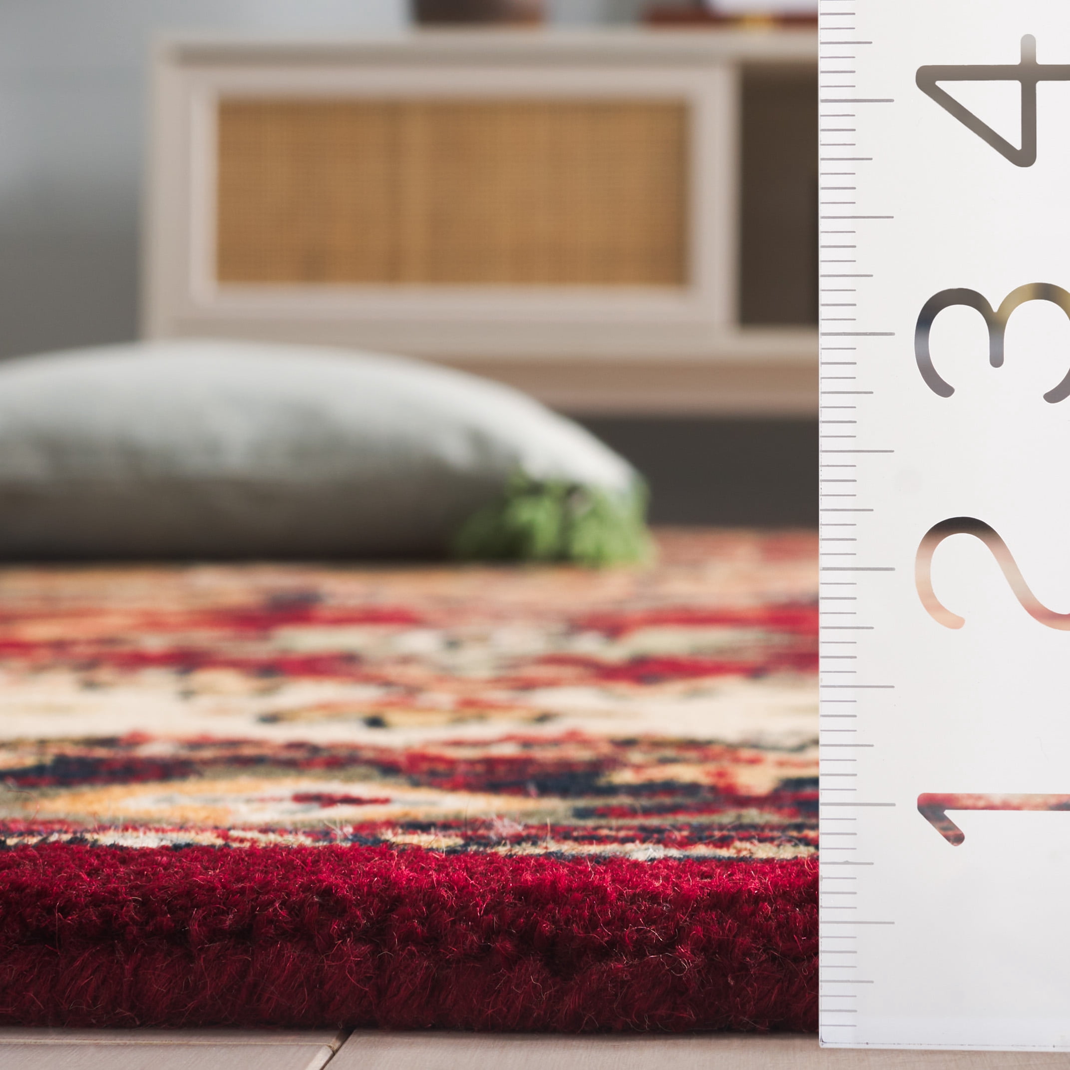 SAFAVIEH Classic Tatyanna Oriental Wool Area Rug, Assorted/Red, 8'3" x 11'