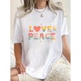 thumbnail image 1 of T-shirt Graphique Coloré "LOVE & PEACE" pour Femmes - Col Rond Manches Courtes, Mélange Polyester-Spandex Confortable, Lavable en Machine, Fête des Pères, Fête des Mères, Nouvel An, Festival de Printemps, 1 of 7