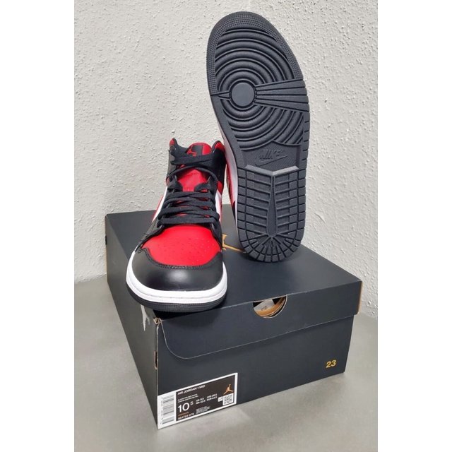 Ni - ke Air Jordan 1 Mid Shoes "Bred Toe" Black Fire Red White 554724-079 Mens Sz: 10.5