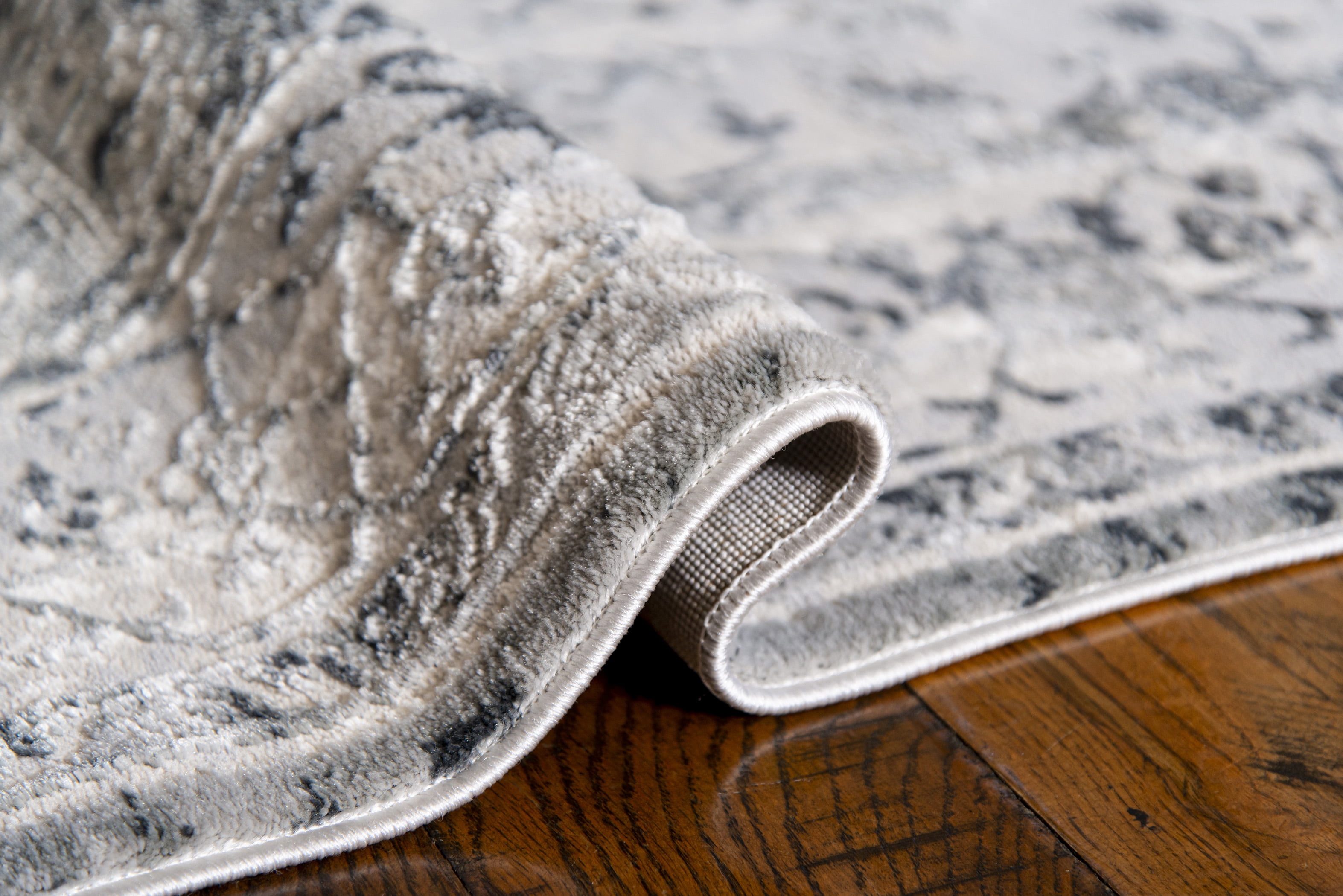 United Weavers Evolution Wraith Traditional Medallion Runner Rug, Grey, 2'7" x 7'2"