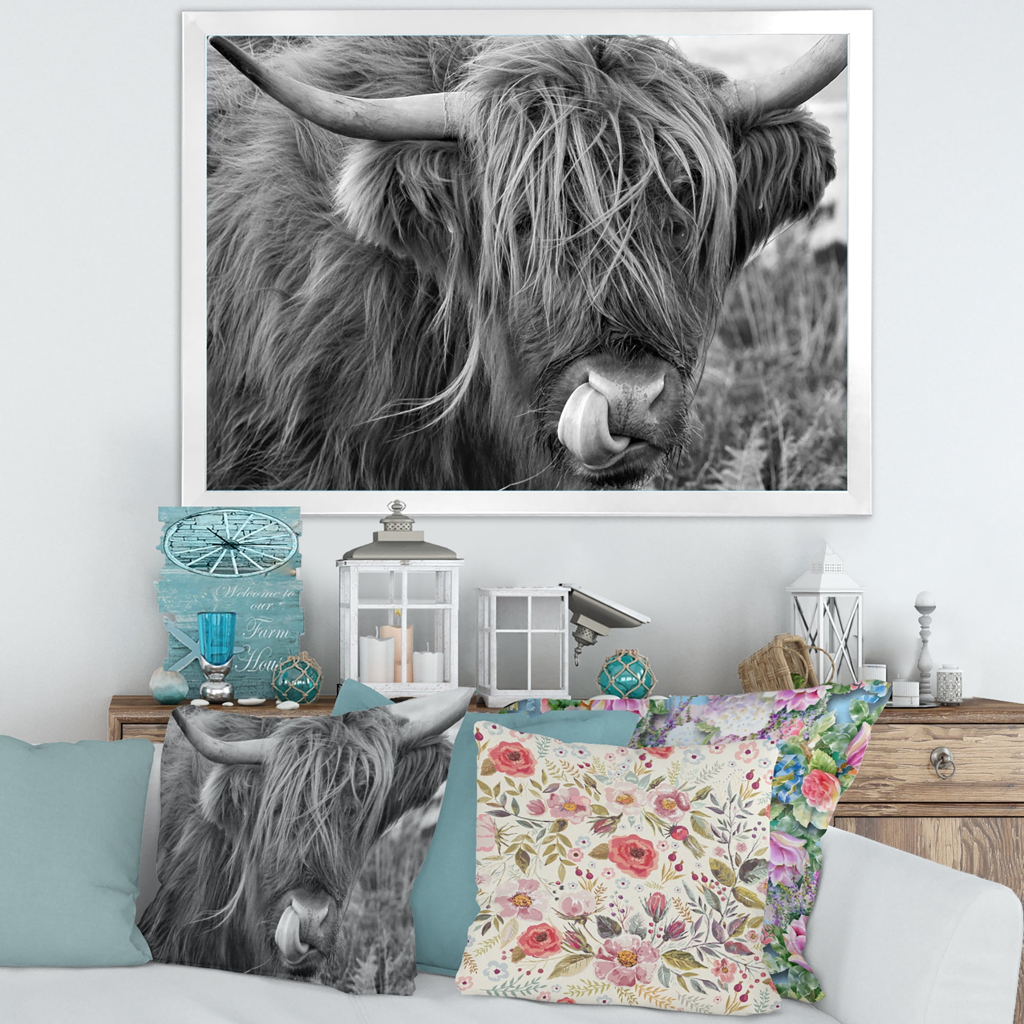 Designart 'Close Up Of Scottish Cow On Moorland II' Farmhouse Framed Art Print
