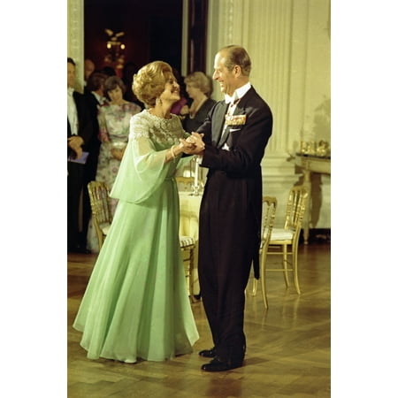 First Lady Betty Ford And Prince Philip Dance After The State Dinner In Honor Of Queen Elizabeth Ii And Prince Philip July 7 (Prince Dance India Dance Best Performance)