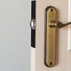 thumbnail image 4 of Cerradura de puerta de acero inoxidable con 6 tornillos para cerrojo de seguridad, uso residencial, resistente, color negro, 4 of 8