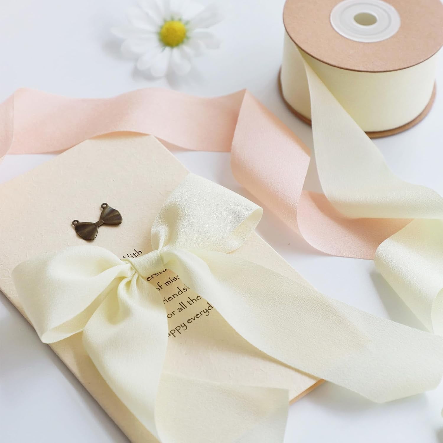 Ruban Satin Blanc Crème 15mm X 30m - Ruban Cadeau Solide Pour Bouquet, Mariage, Emballage, Boîte à Gâteau - Saint-Valentin, Noël