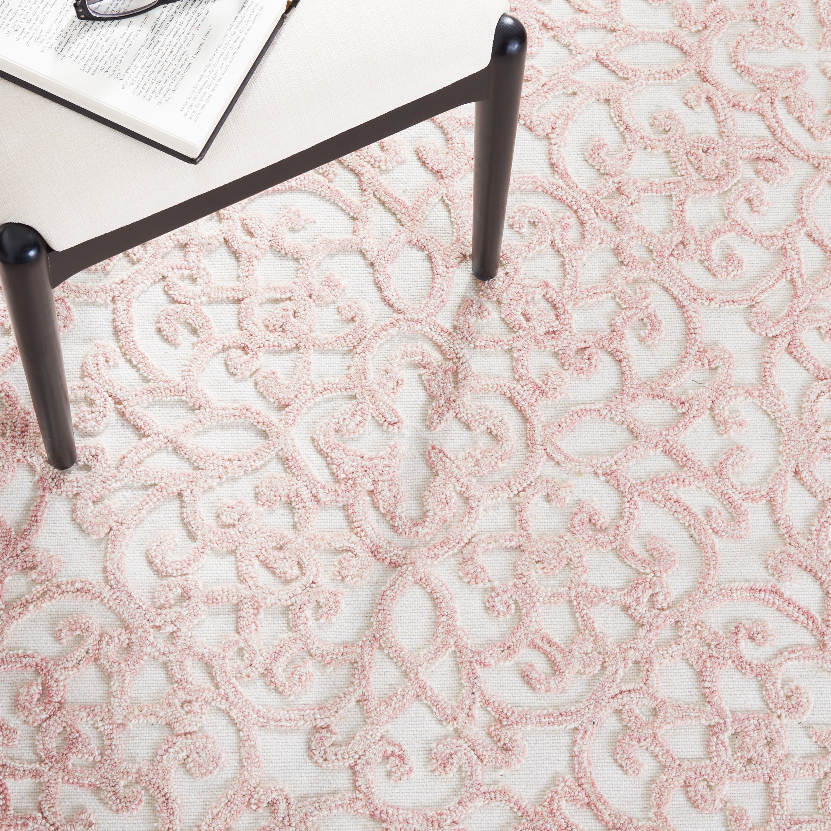 SAFAVIEH Trace Bryan Geometric Area Rug, Ivory/Pink, 8' x 10'