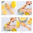 thumbnail image 3 of Extracteur de Jus de Citrons en Bois, 3 of 6