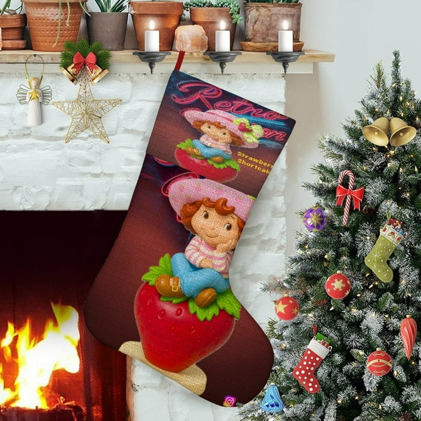 Strawberry Shortcakes (2) Tema: Calcetines de Navidad, fino lino blanco para colgar en escaleras y chimenea, decoración navideña para el hogar, regalo de Navidad. 45cm × 32cm