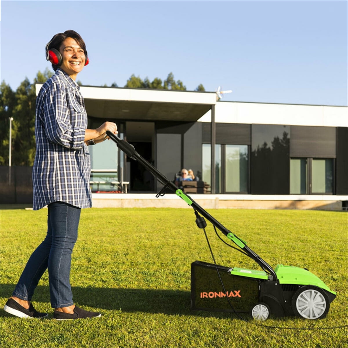 High Quality 13" Electric Lawn Dethatcher w/  Collection Bag and Removable Blades -Green