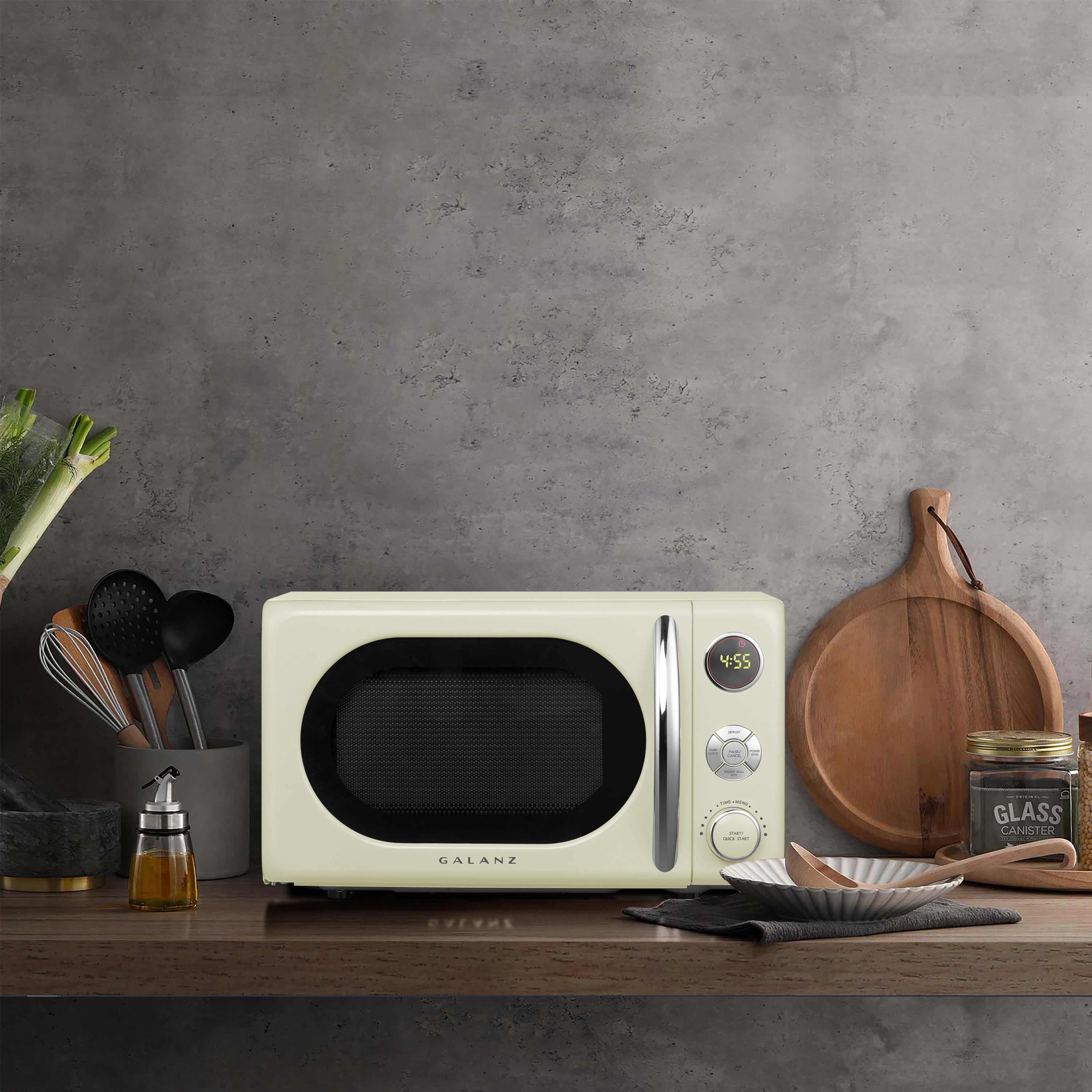 Galanz 0.7 cu. ft. Retro Countertop Microwave Oven, 700 Watts, Cream, New