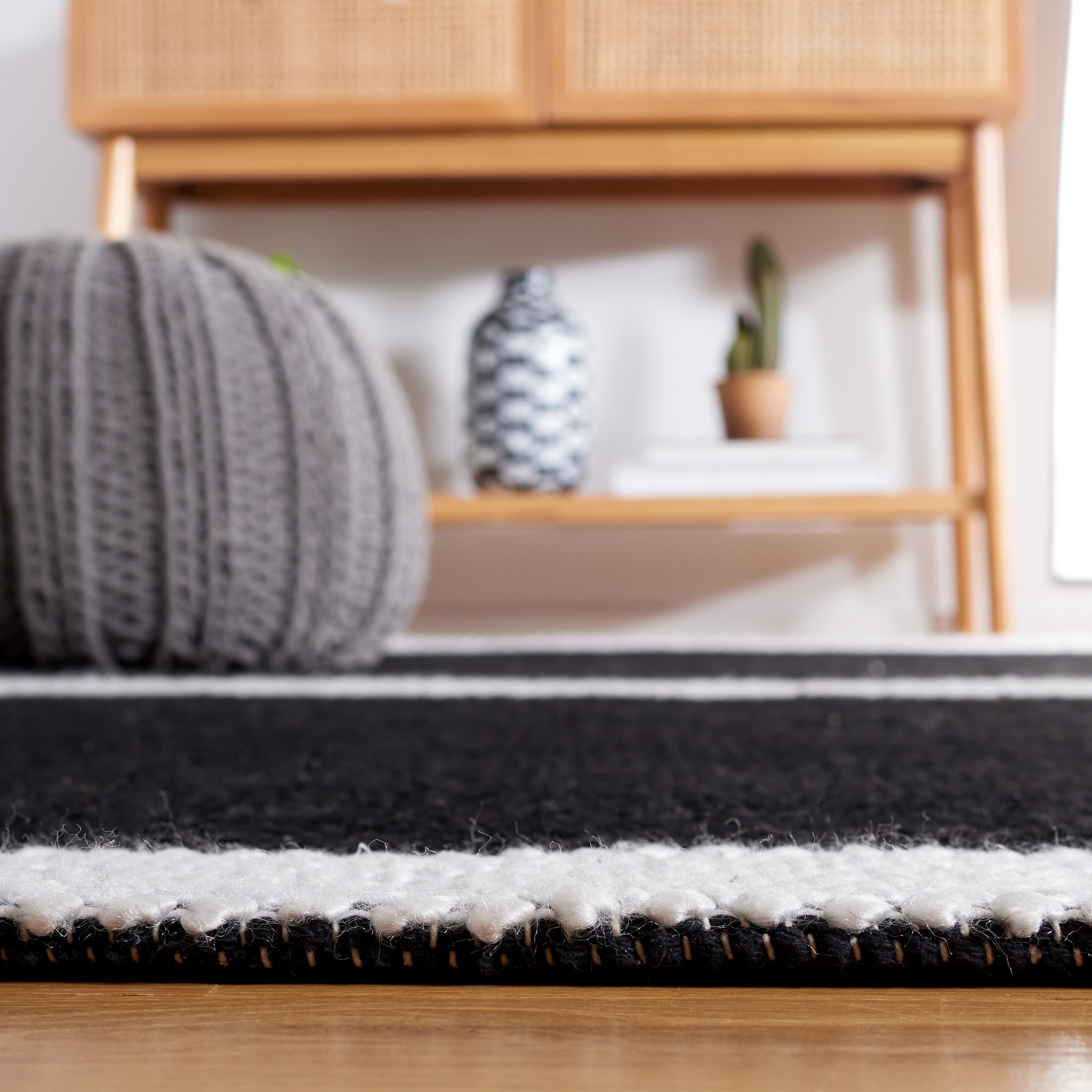 SAFAVIEH Natura Marina Striped Wool Runner Rug, Black/Ivory, 2'3" x 8'