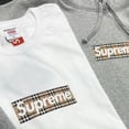 thumbnail image 2 of SUPREME Nuevo Estilo Sup Burberry Joint Box Logo Tee Street Pareja Cuello Redondo Camiseta De Manga Corta, 2 of 4