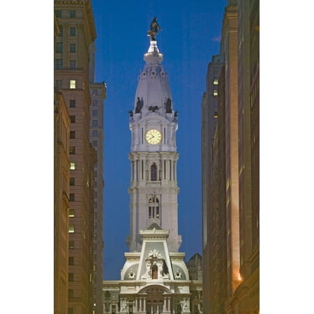 - William Penn statue on the top of City Hall at dusk from Broad Street Philadelphia Pennsylvania the City of Brotherly Love Poster Print by Panoramic Images (36 x 24)