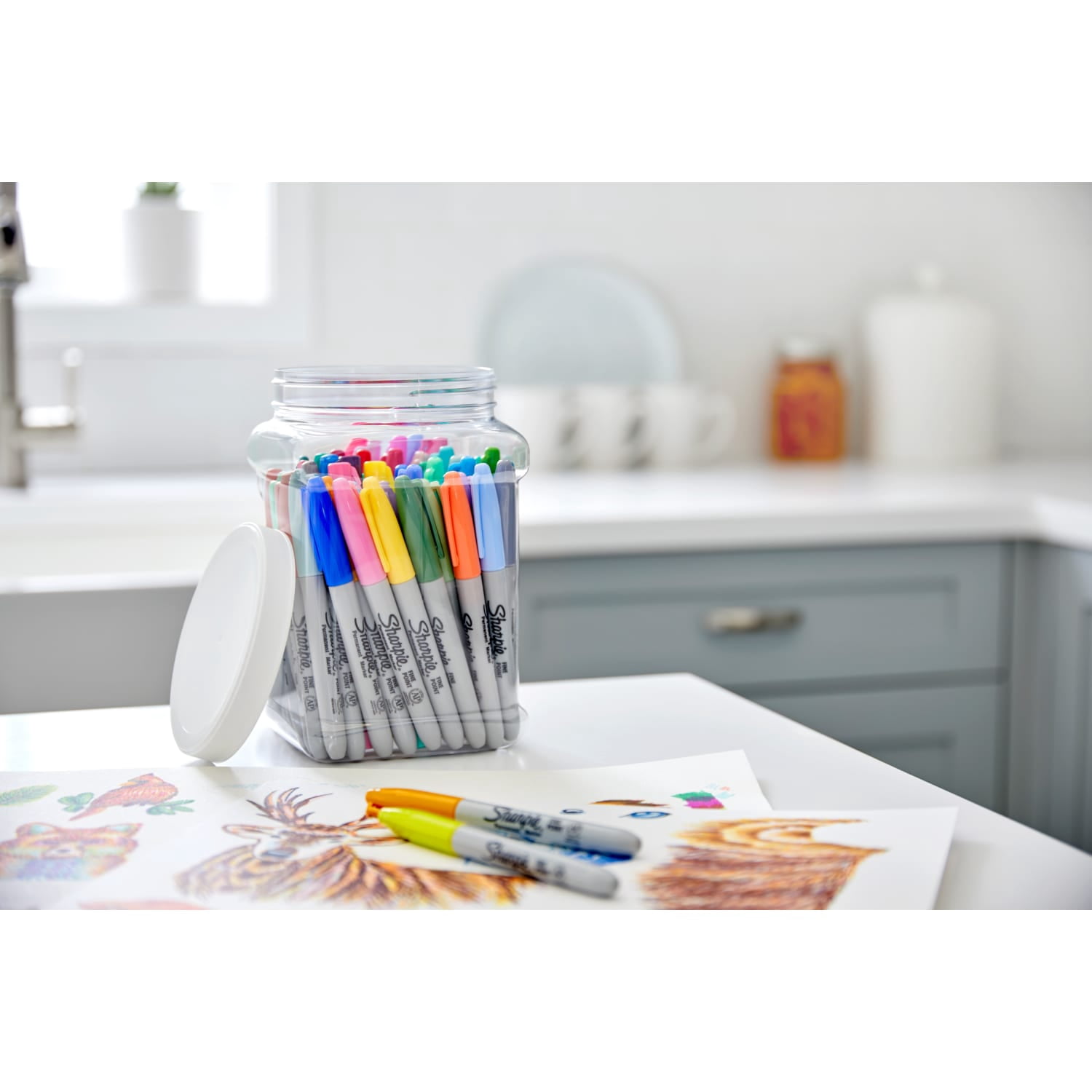 Mainstays Plastic Screw-Top Canister, 2 Quart, White