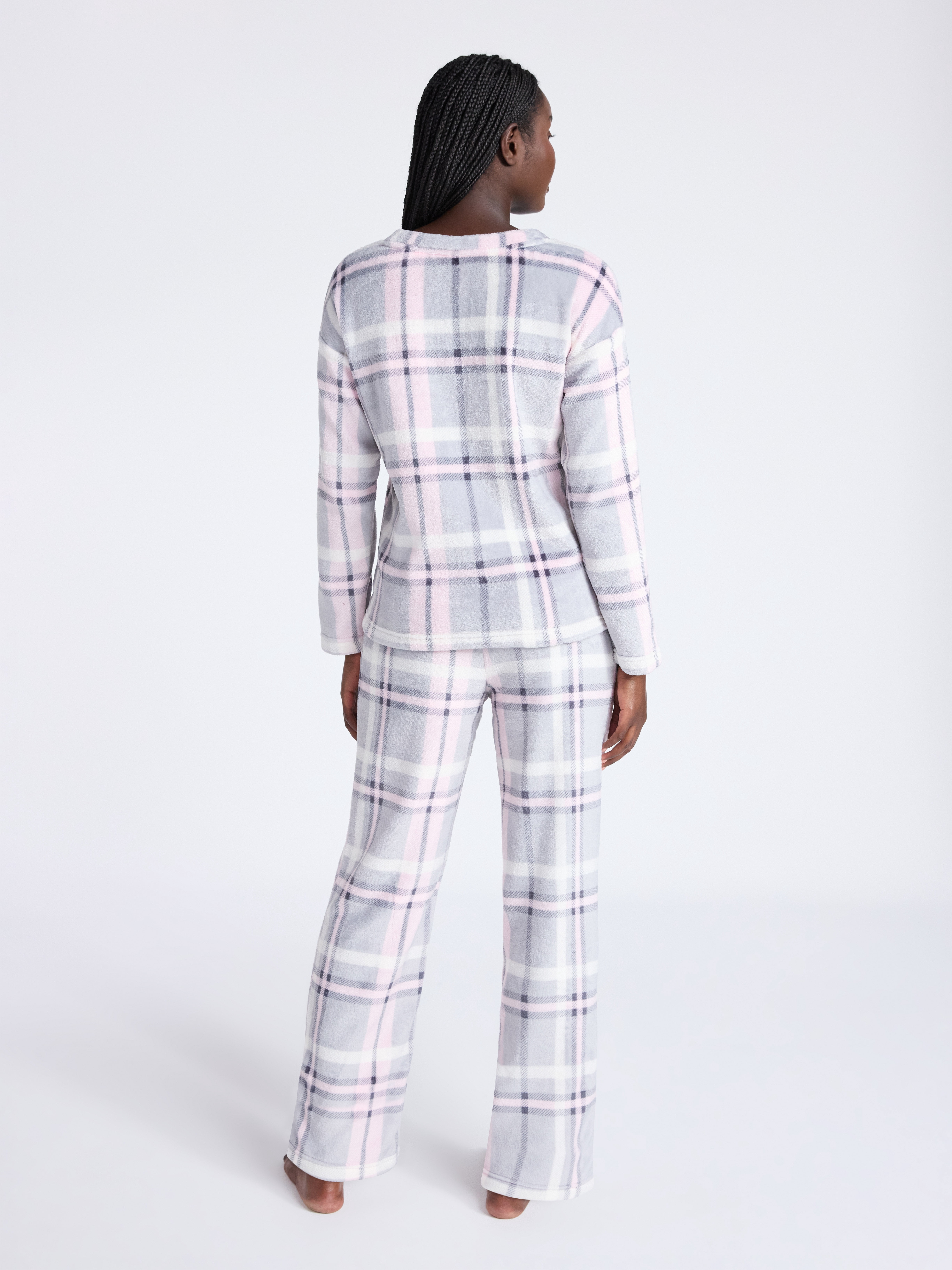 Joyspun Women's Folded Giftable Plush Long Sleeve Top and Pants Pajamas Set, 2-Piece, Sizes S-3X