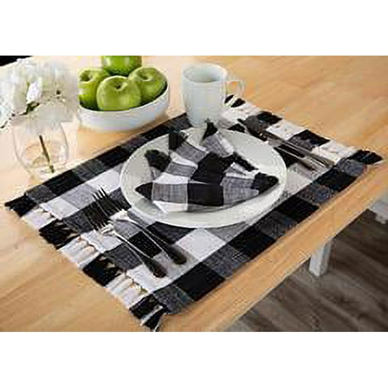 Saro 5026.G20S 20 in. Buffalo Plaid Cotton Blend Square Table Napkins, Green - Set of 4
