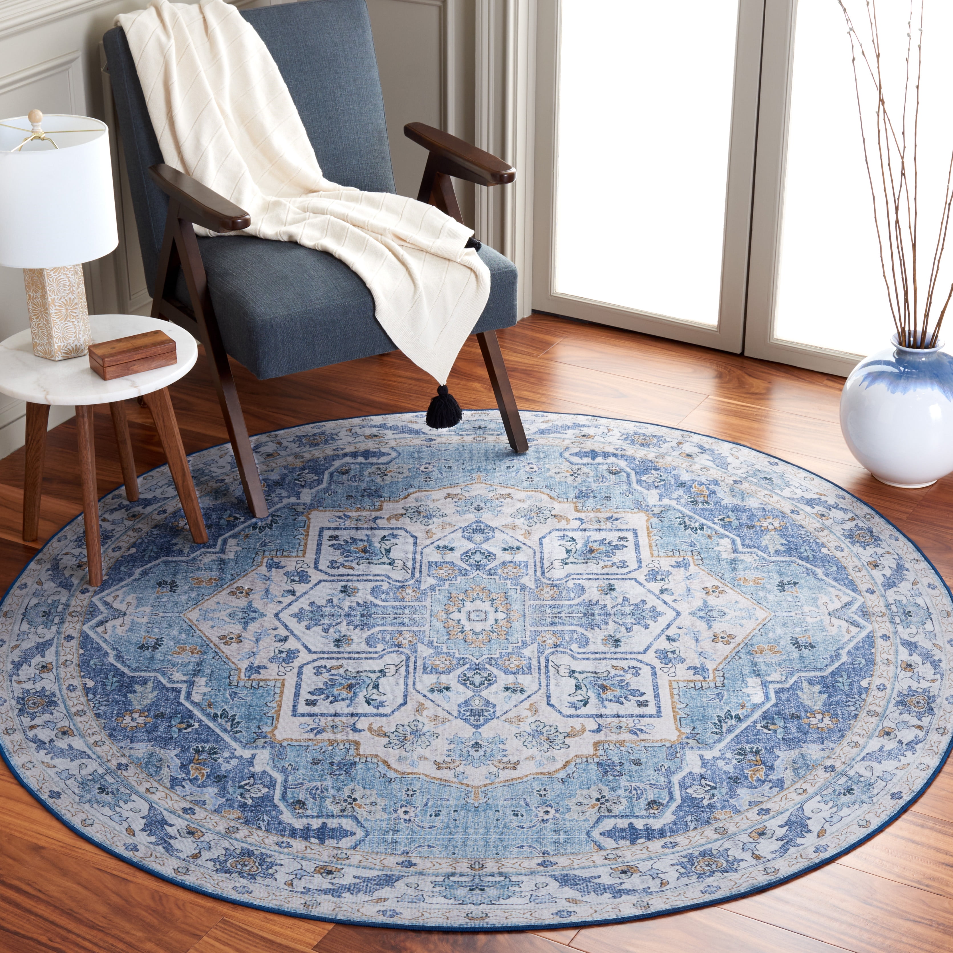 SAFAVIEH Tucson Luvina Oriental Machine Washable Area Rug, Light Blue/Blue, 4' x 4' Round