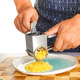 thumbnail image 2 of Rallador de queso giratorio manual, rallador de nueces, rallador de queso de acero inoxidable de tres piezas, herramientas de cocina, 2 of 5