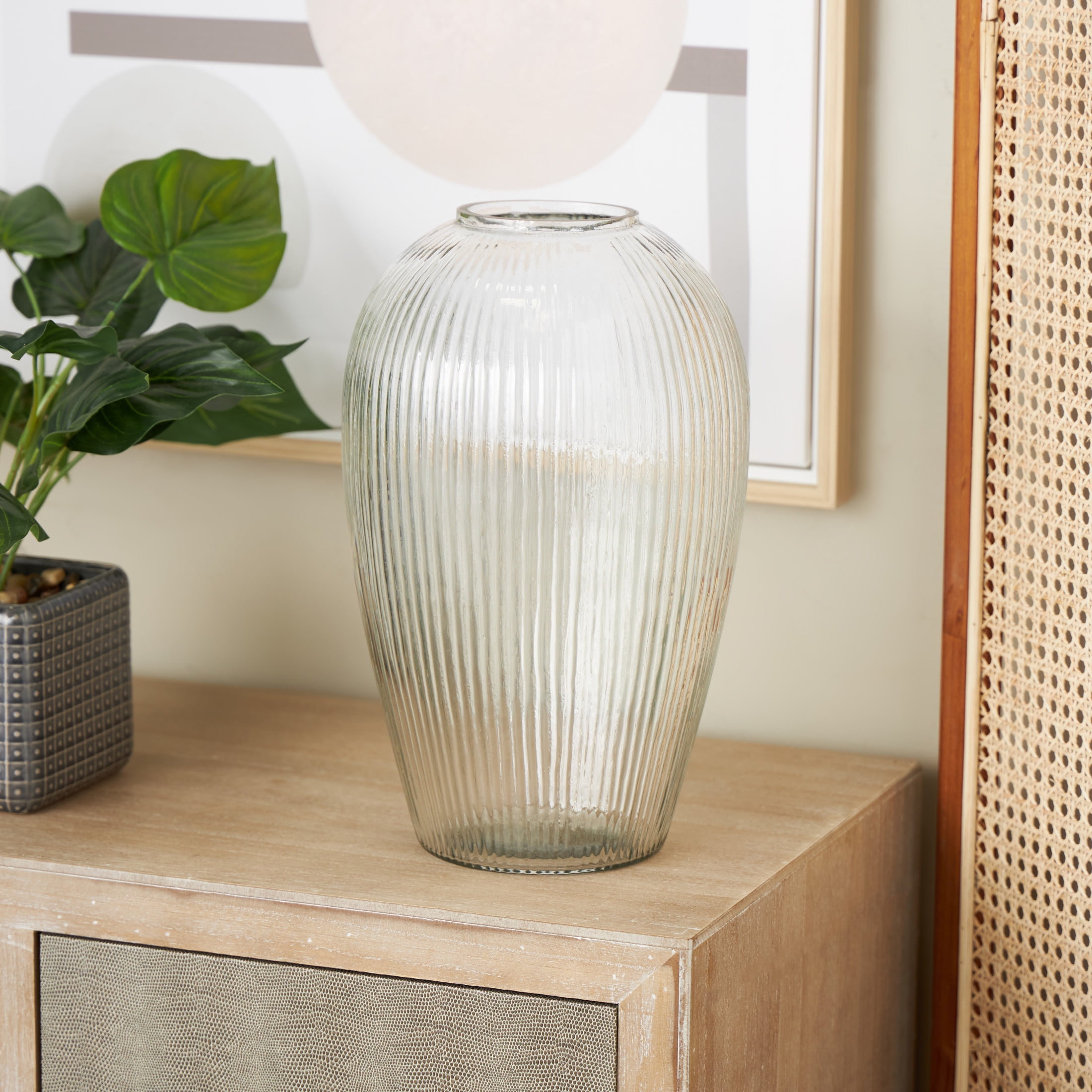 DecMode 14" Ribbed Glass Vase