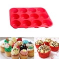 thumbnail image 2 of Molde para muffins Beautynvta de silicona antiadherente de grado alimenticio, fácil de limpiar y para preparar muffins y cupcakes. 12 moldes, 29,6 x 22,8 x 3 cm, color rojo., 2 of 2