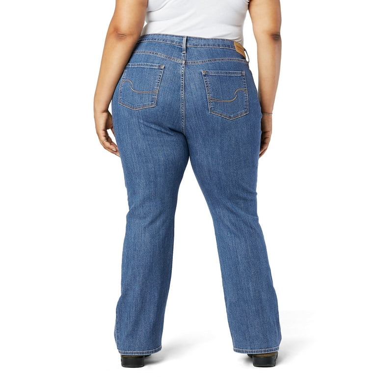 Levi's Womens Plus-Size 414 Classic Straight Jeans : : Clothing,  Shoes & Accessories