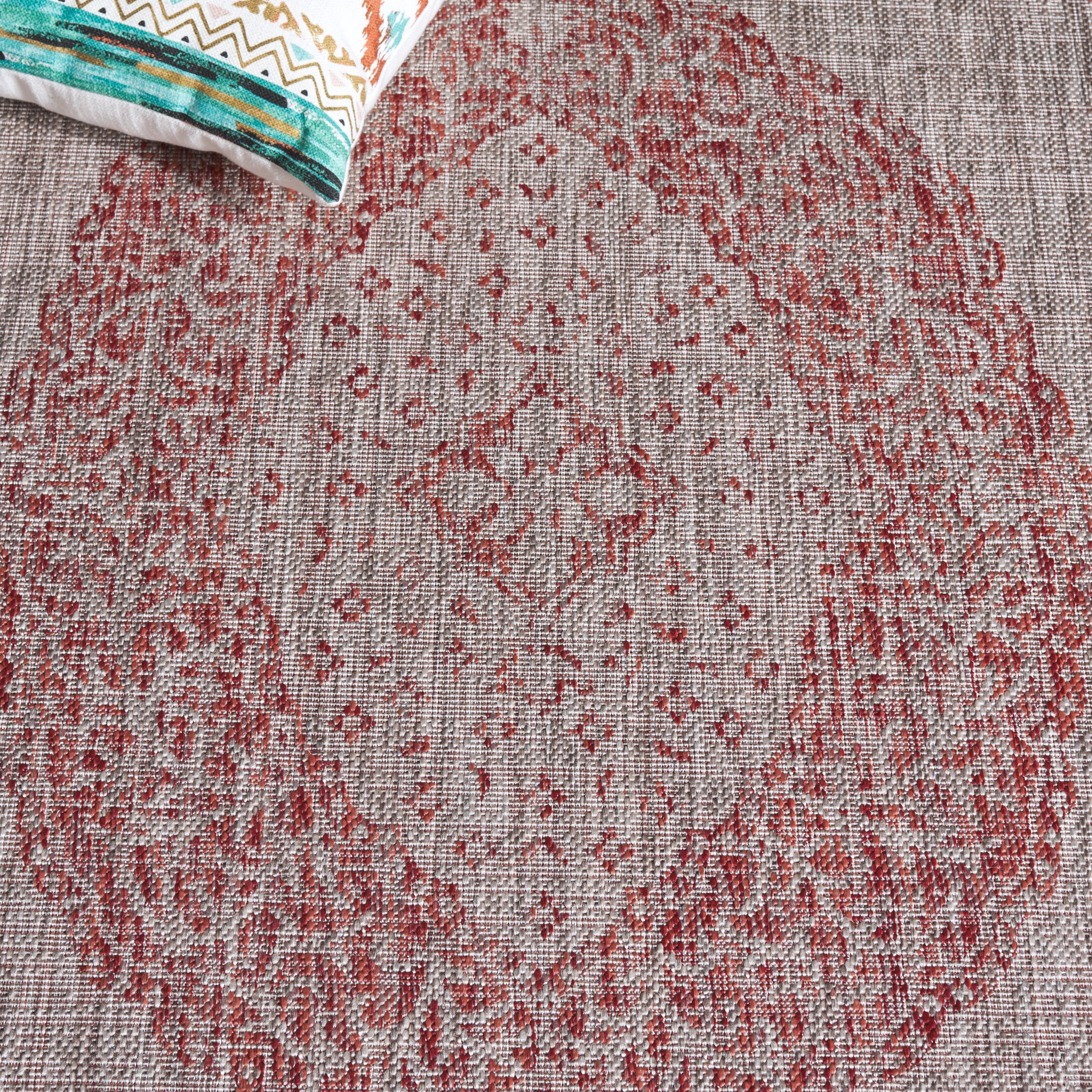 SAFAVIEH Courtyard Avi Medallion Indoor/Outdoor Runner Rug, Light Beige/Terracotta, 2'3" x 10'