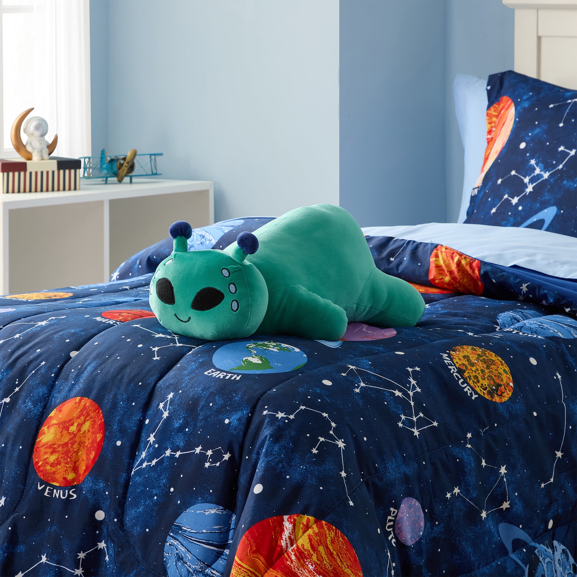 Your Zone Kids Alien Weighted Plush Pillow, 20" x 7", Green