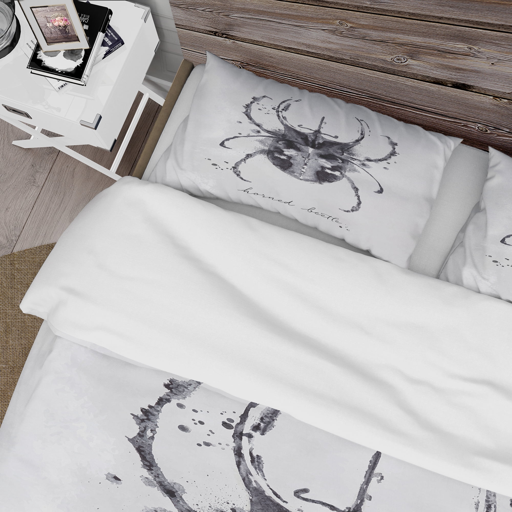 Designart 'Monotype horned beetle black' Animals Duvet Cover Set