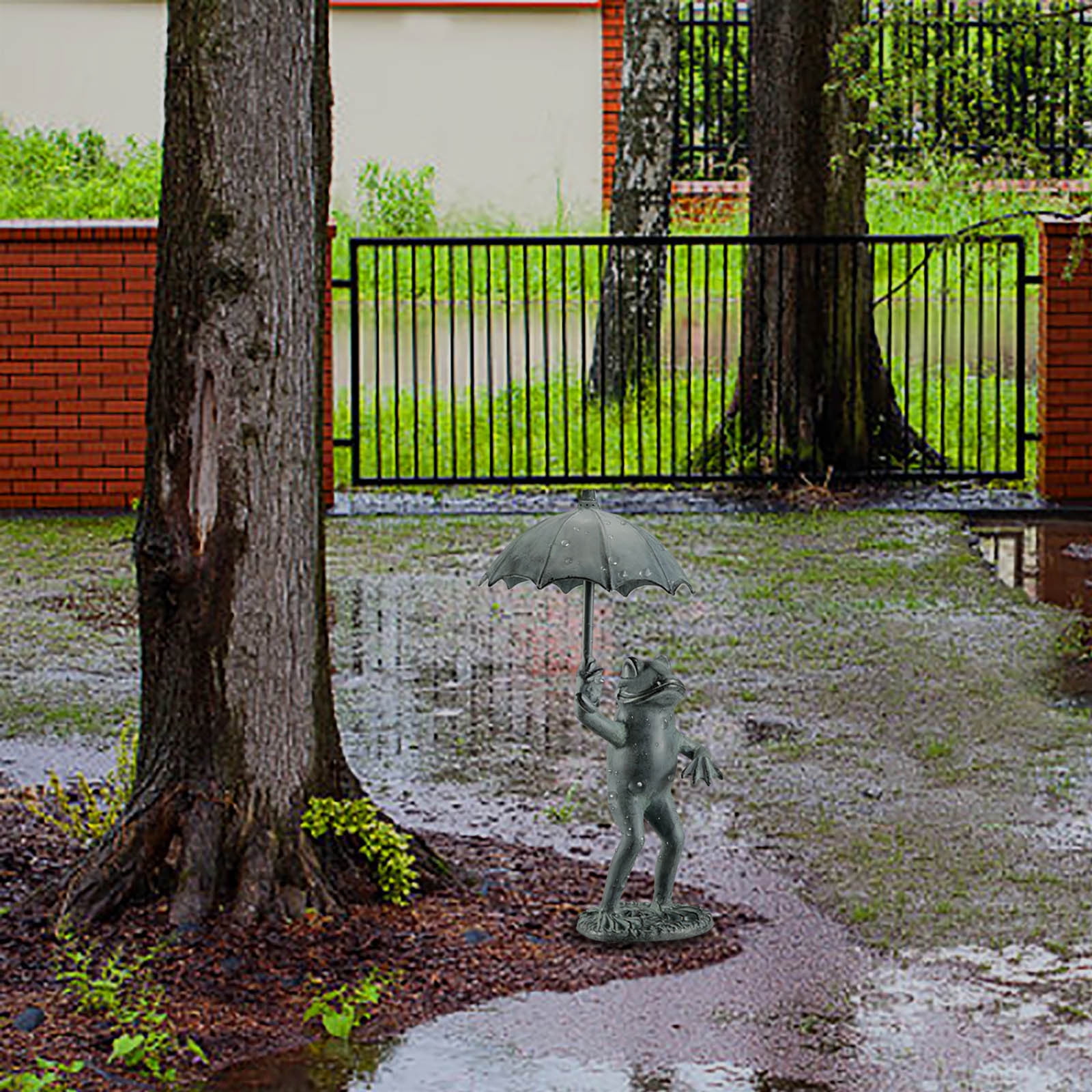 Frog with Umbrella Garden Statue, Whimsical Metal Frog Sculpture Decorative Figurine for Patio, Lawn, Yard & Outdoor Garden Decor